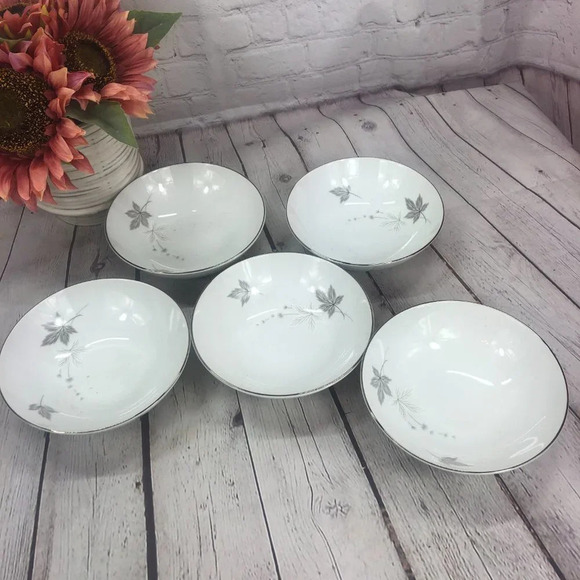 vintage Silver Maple by Mikasa set of 5 bowls - Picture 5 of 7